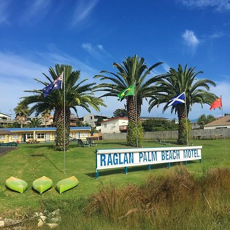 Raglan Palm Beach Motel Zewnętrze zdjęcie