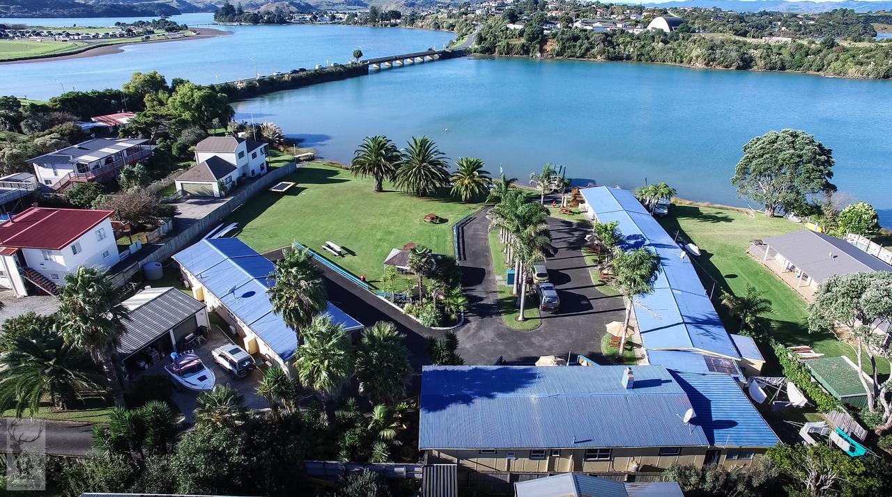 Raglan Palm Beach Motel Zewnętrze zdjęcie
