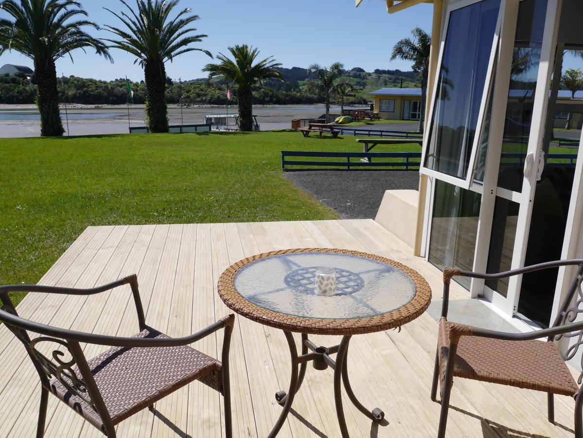 Raglan Palm Beach Motel Zewnętrze zdjęcie