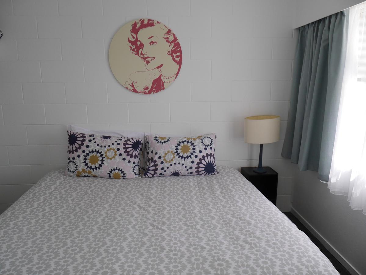 Raglan Palm Beach Motel Zewnętrze zdjęcie