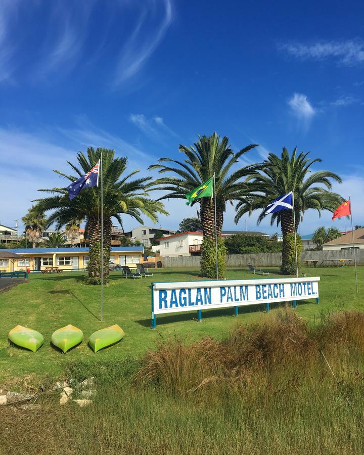 Raglan Palm Beach Motel Zewnętrze zdjęcie