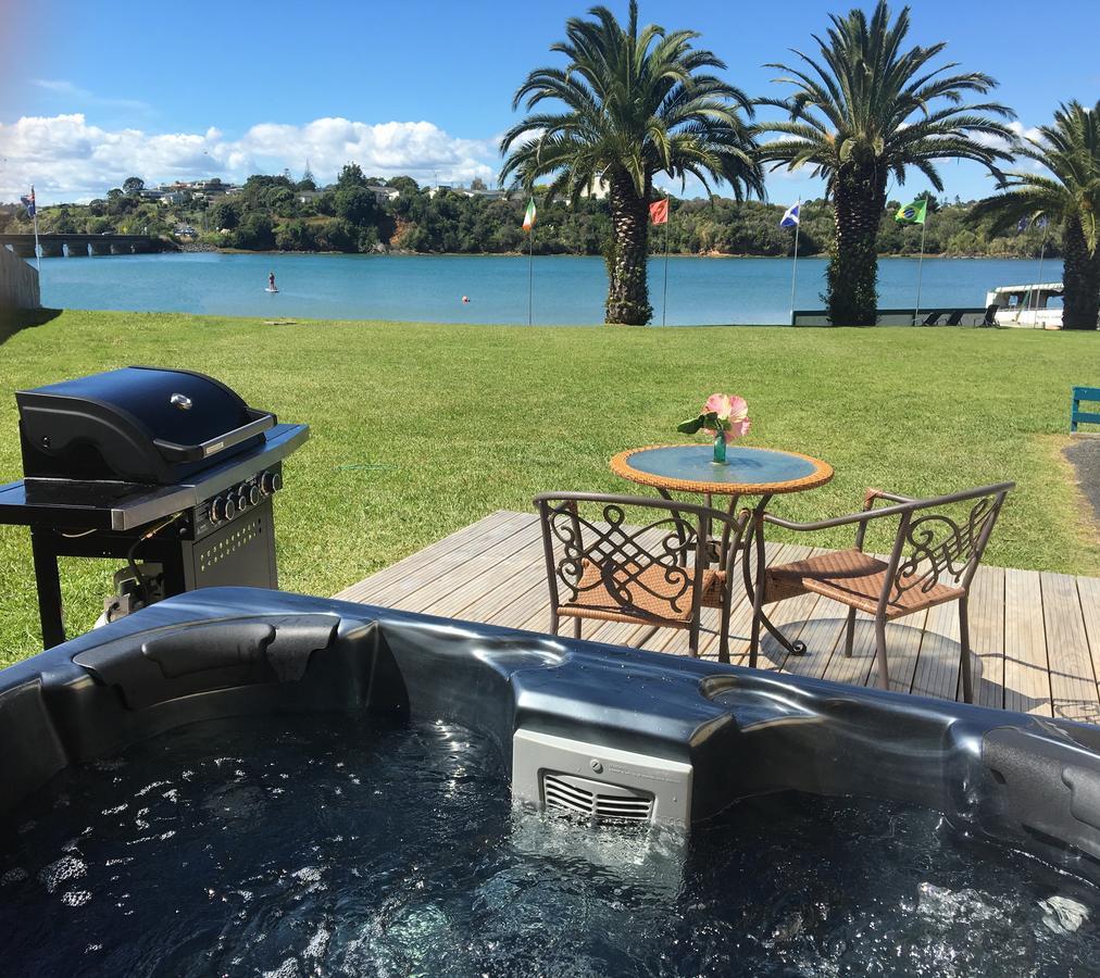 Raglan Palm Beach Motel Zewnętrze zdjęcie