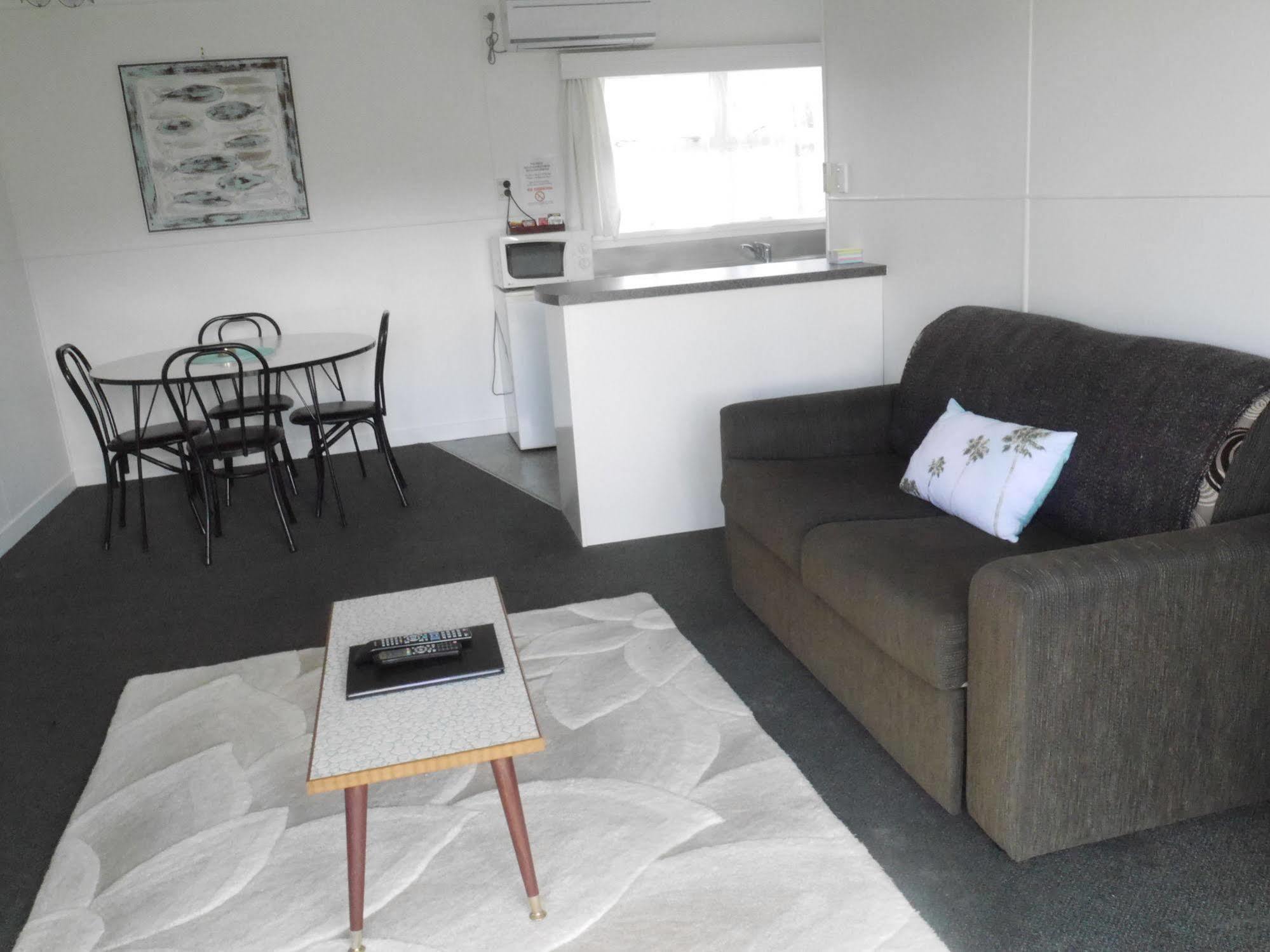 Raglan Palm Beach Motel Zewnętrze zdjęcie