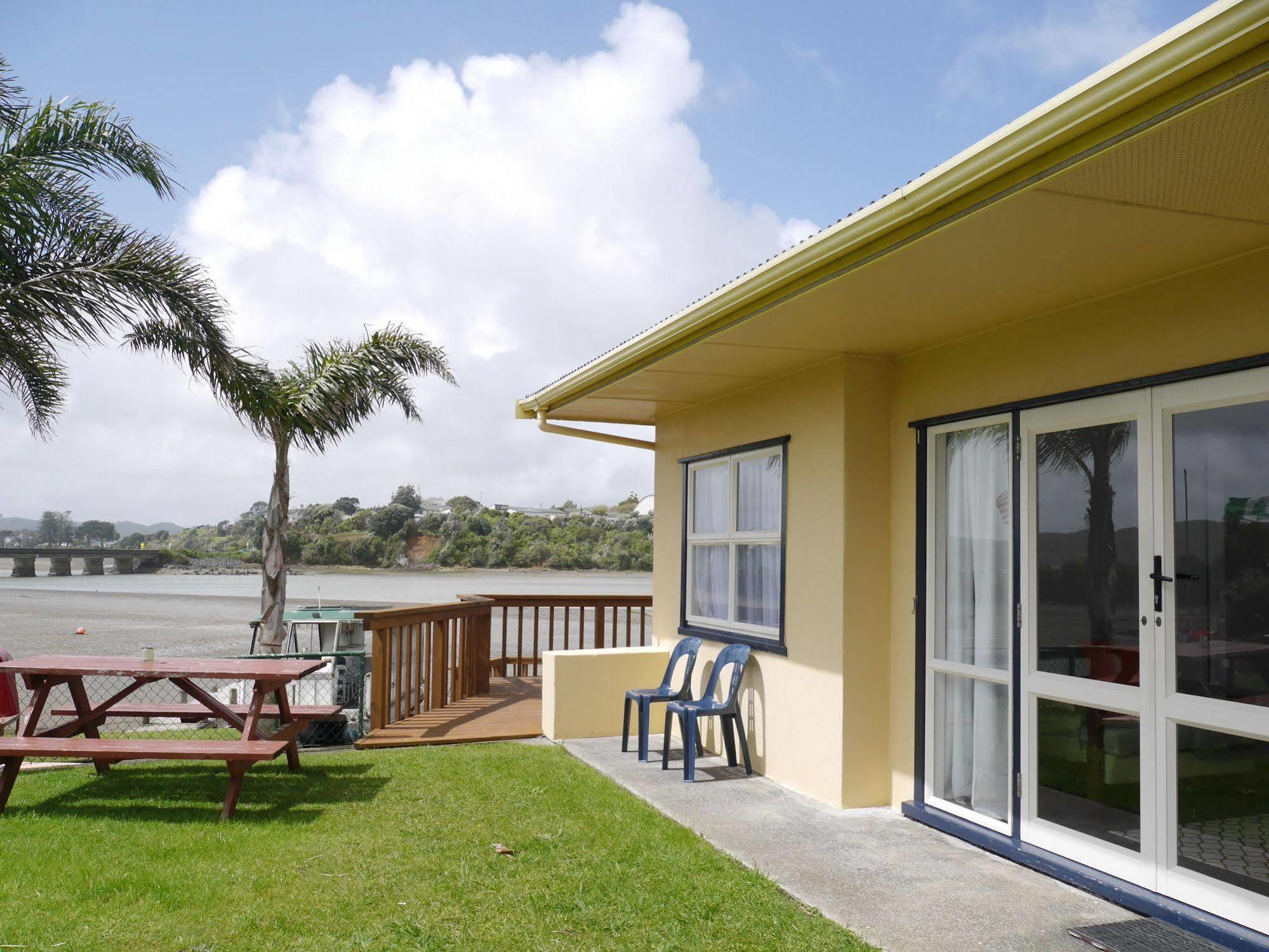 Raglan Palm Beach Motel Zewnętrze zdjęcie