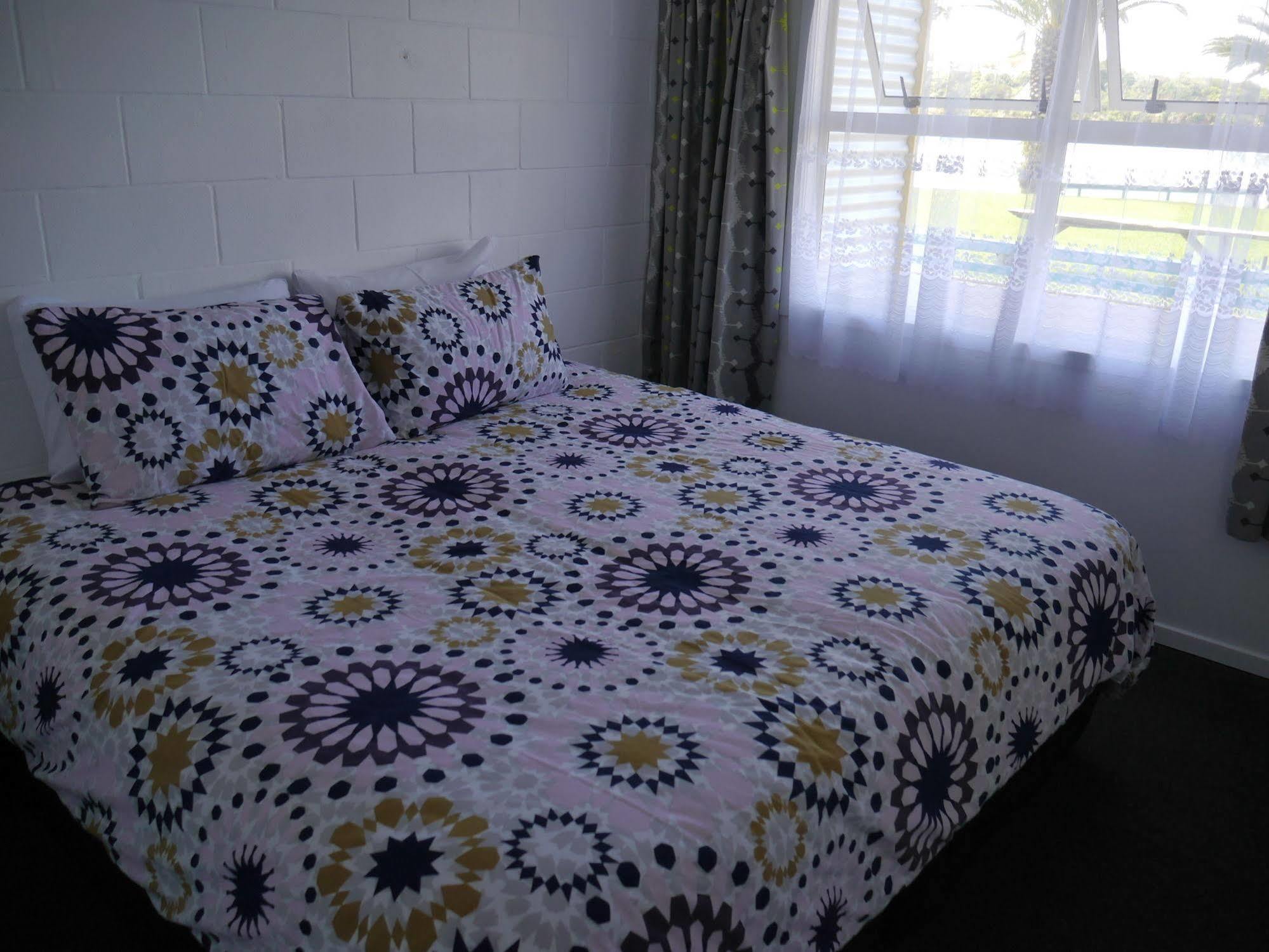 Raglan Palm Beach Motel Zewnętrze zdjęcie