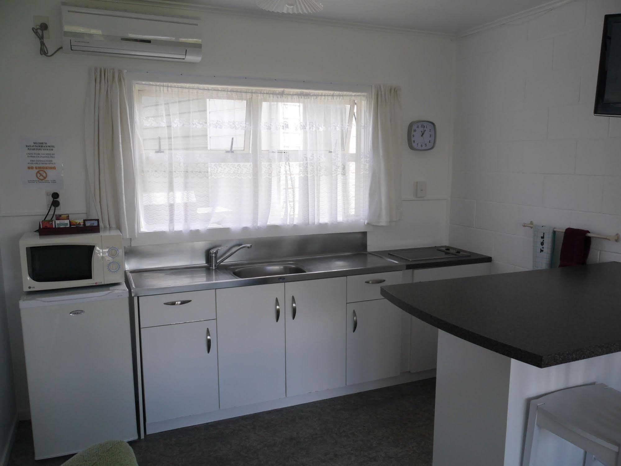 Raglan Palm Beach Motel Zewnętrze zdjęcie