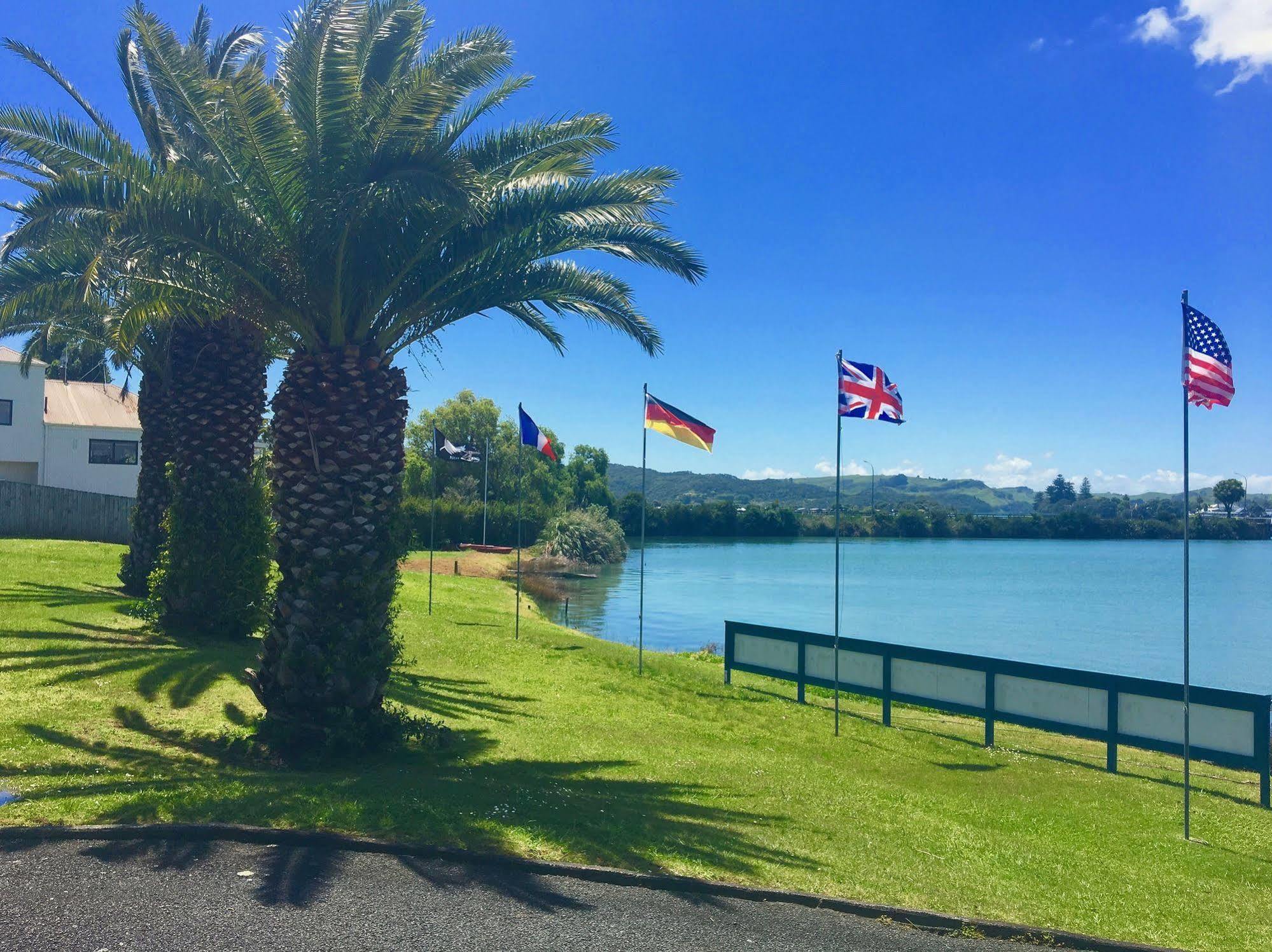 Raglan Palm Beach Motel Zewnętrze zdjęcie